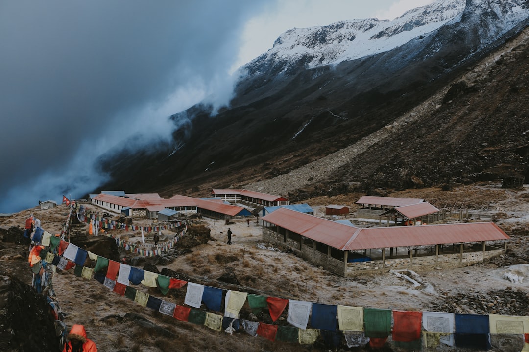 En este momento estás viendo Trekking al Campo Base Annapurna: La Guía Completa Que Necesitas Para Tu Aventura en Nepal