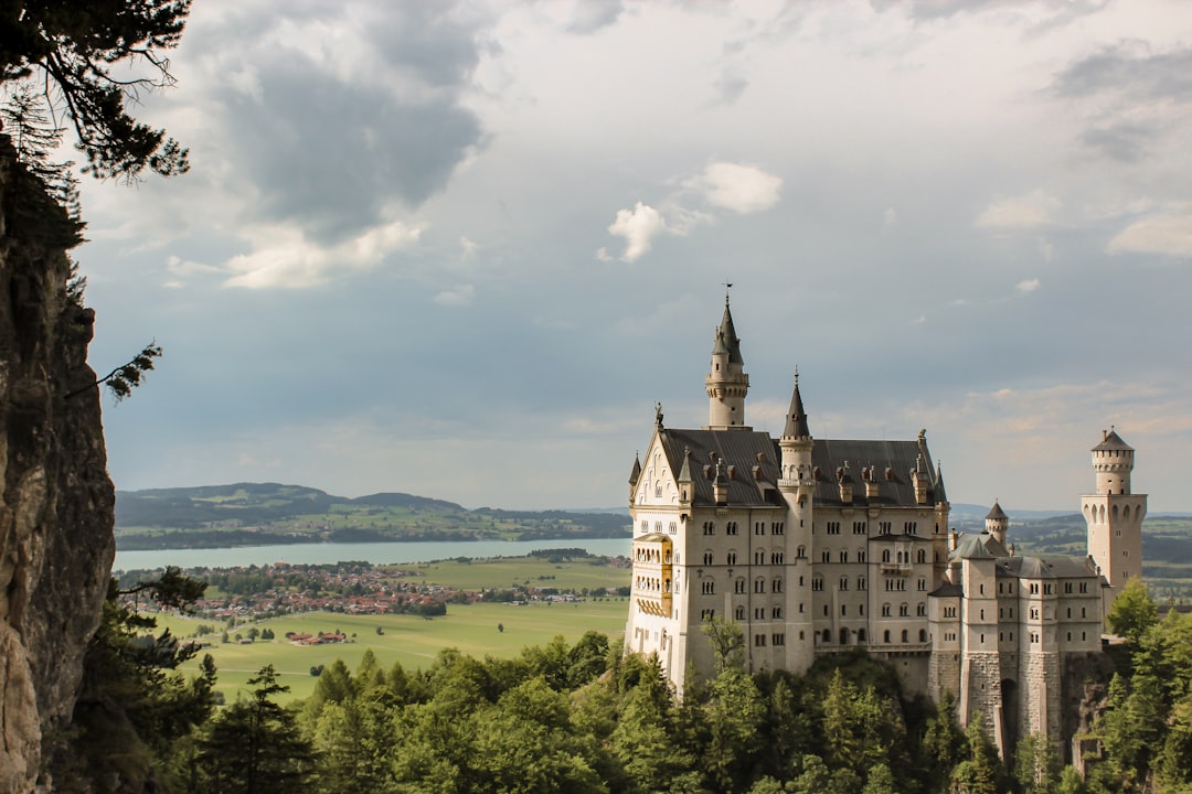 You are currently viewing Luxury Travel in Germany: Exclusive Hotels, Premium Trains & Unforgettable Experiences