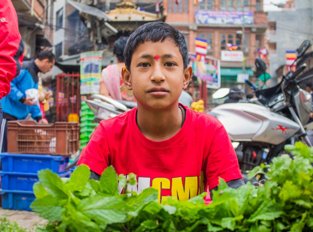 En este momento estás viendo Comida Callejera en Nepal: Una Guía Completa de Qué Comer y Dónde Encontrarla
