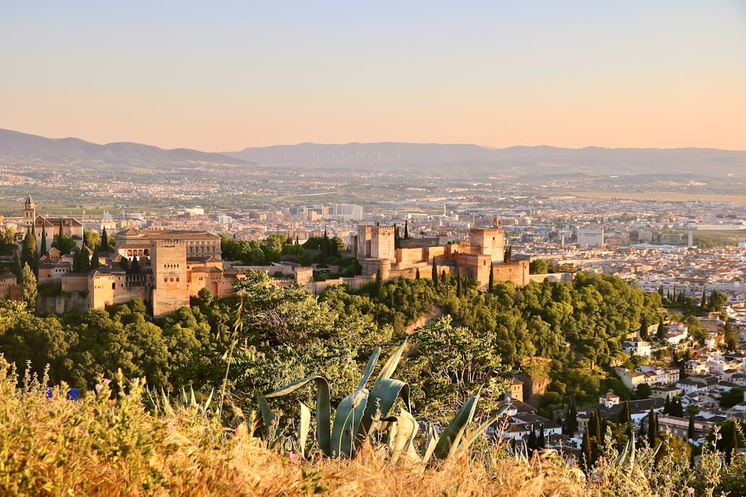En este momento estás viendo Guía de Viaje a Andalucía 2026: Tesoros Imperdibles y Rincones Secretos por Descubrir