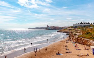 Lee más sobre el artículo Las Mejores Playas de España para Visitar en 2026: Guía Completa de Destinos Costeros Imprescindibles
