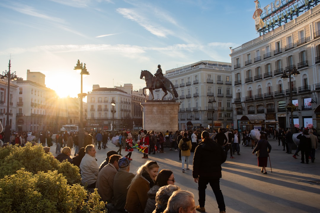 En este momento estás viendo Mejores Consejos para Viajar con Presupuesto Limitado por España en 2026: Guía Completa