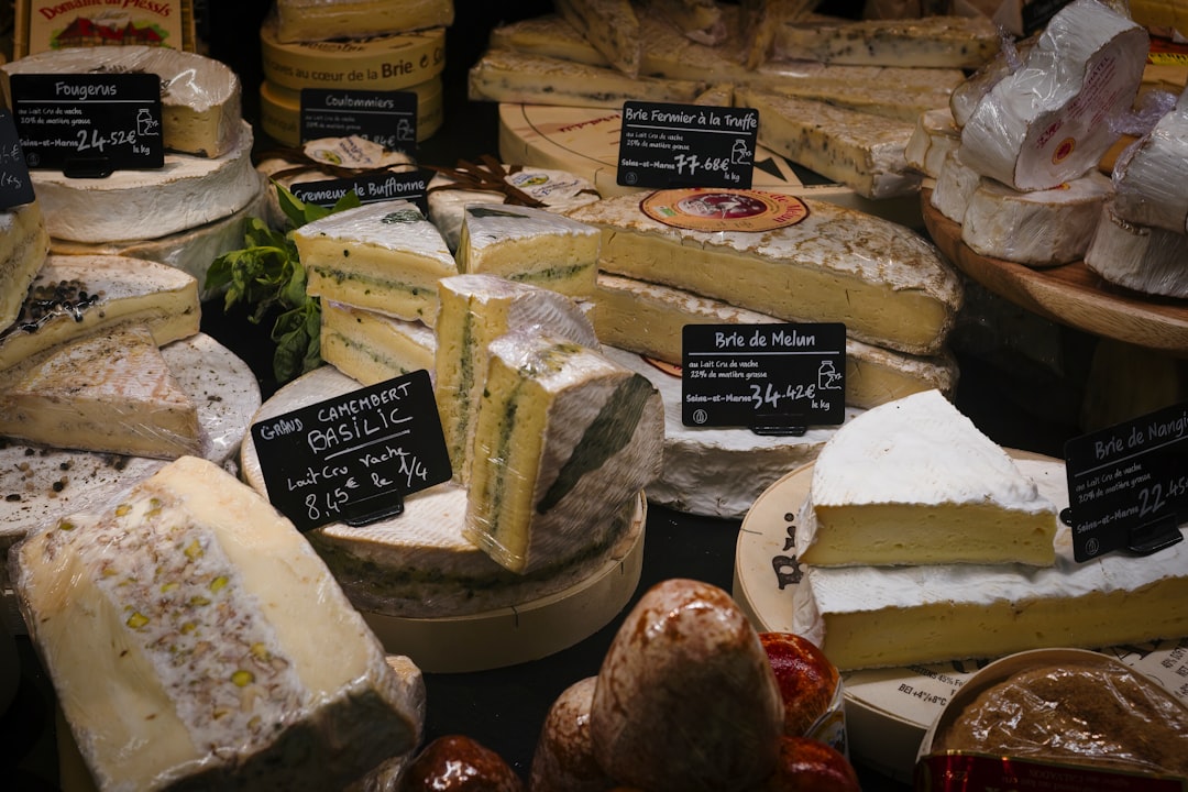 You are currently viewing Guide Complet du Fromage en France : Découvrez les Trésors Fromagères Régionales