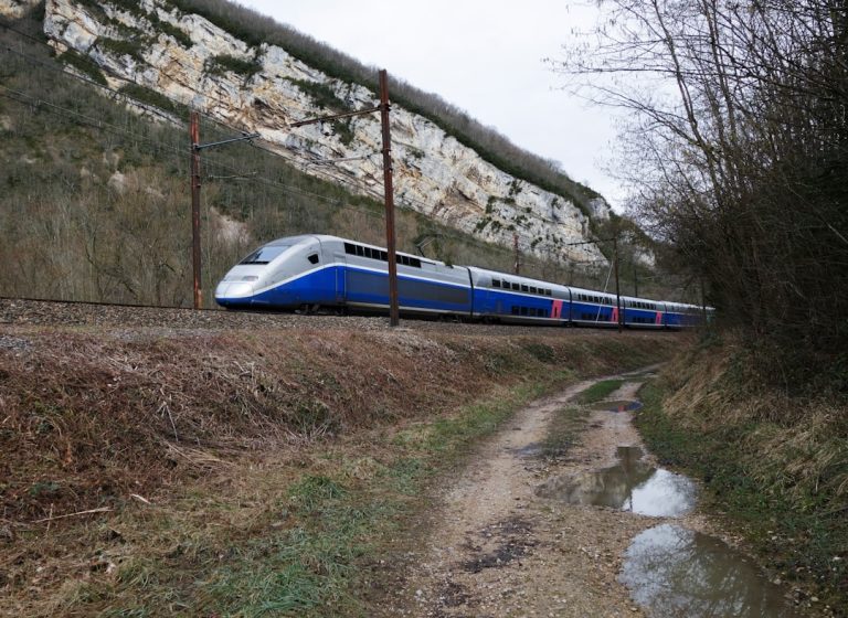 France Train Travel Guide 2026: Routes, Passes & Expert Tips