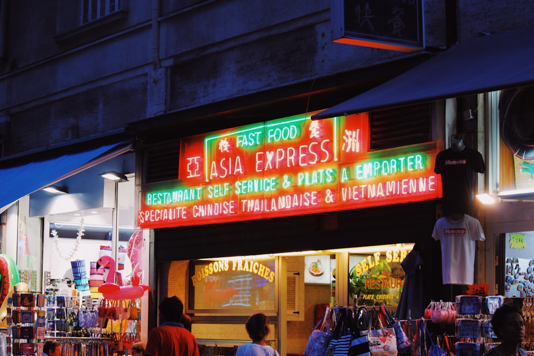 You are currently viewing Expériences Culinaires Françaises Incontournables : Le Guide Complet du Voyageur Gourmet