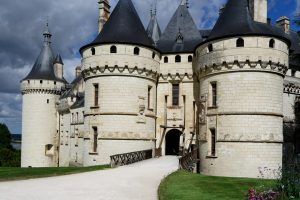 Lire la suite à propos de l’article Les Châteaux de la Loire Incontournables à Découvrir en 2026 : Guide Complet des Merveilles Royales