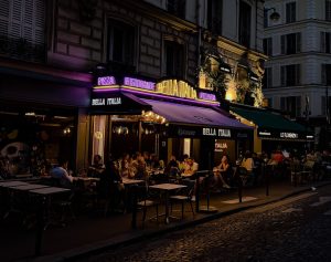 Lire la suite à propos de l’article Paris After Dark : Guide Complet de la Vie Nocturne et Expériences Uniques en 2026
