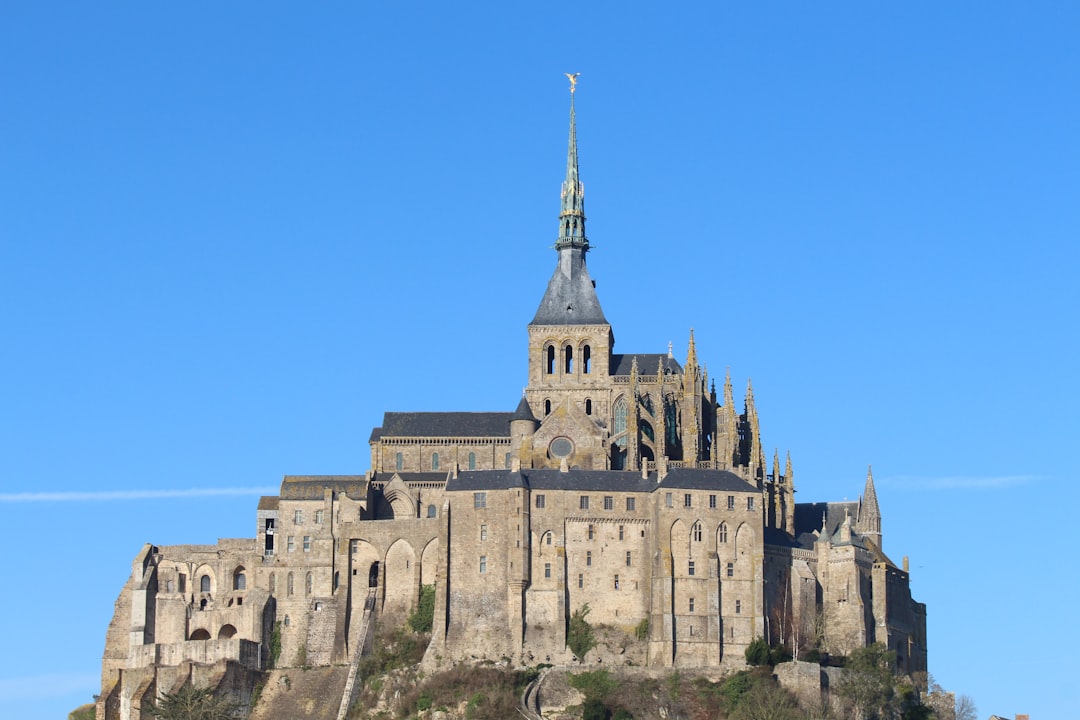 You are currently viewing Visiter le Mont-Saint-Michel en 2026 : Guide Complet et Conseils Pratiques