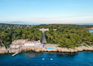 Read more about the article Where to Stay in the South of France for Every Budget: The Complete Accommodation Guide